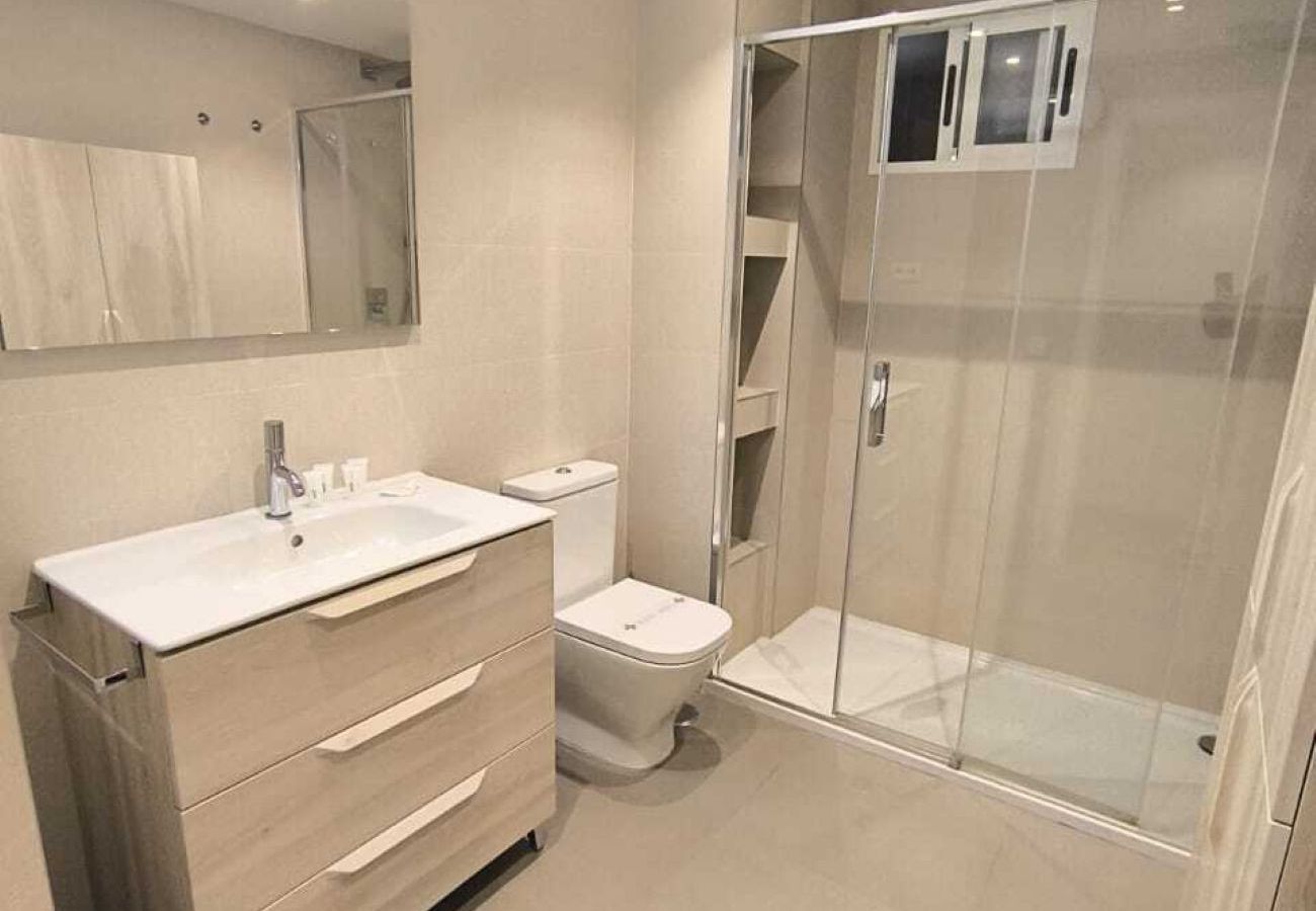 Chamartín Smart Stay | Double Room with Great Connectivity