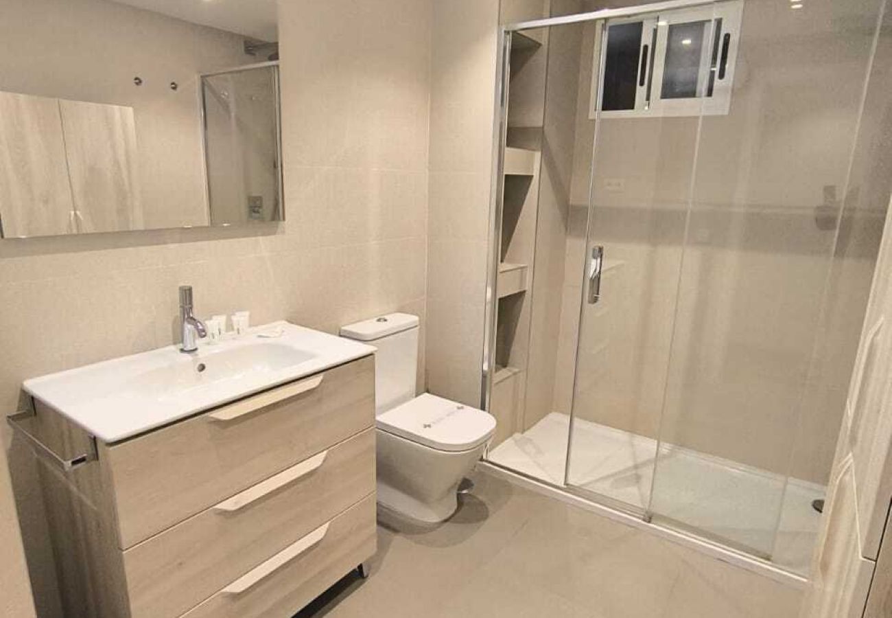 Chamartín Smart Stay | Double Room with Great Connectivity