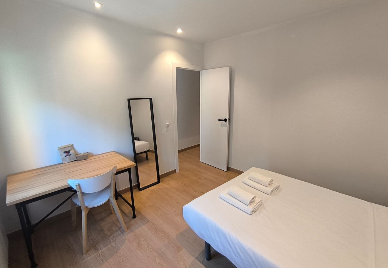Chamartín Smart Stay | Double Room with Great Connectivity