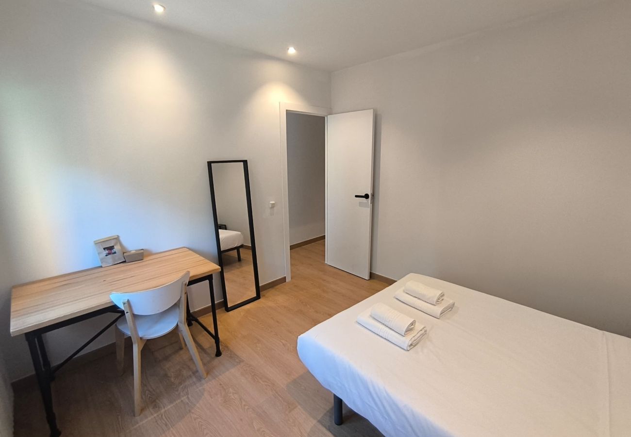 Chamartín Smart Stay | Double Room with Great Connectivity