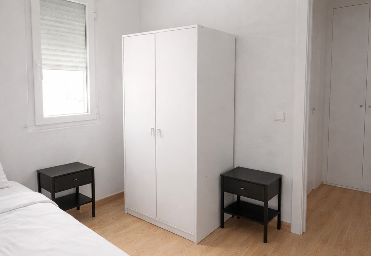 Incredible Room in Chamartín