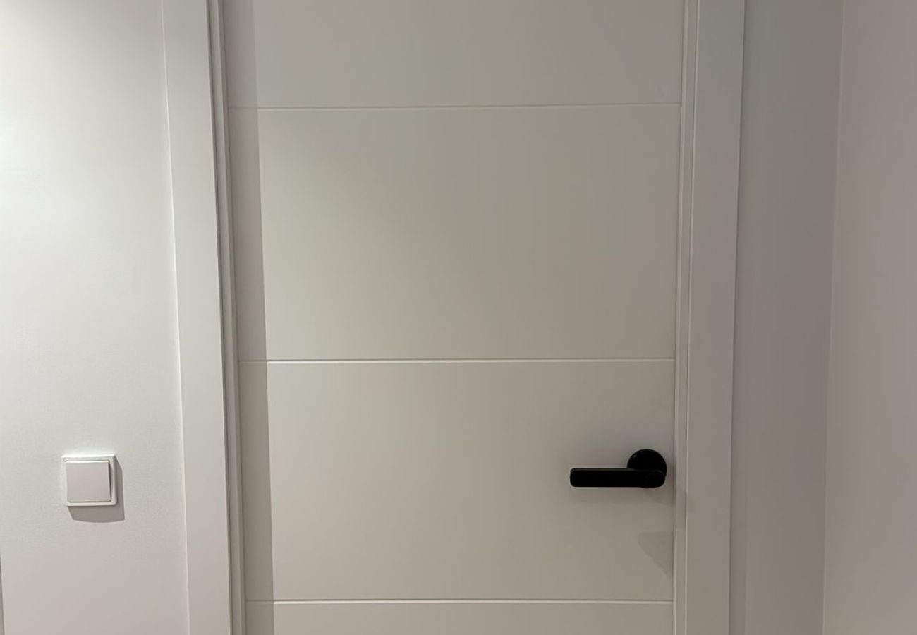 Incredible Room in Chamartín