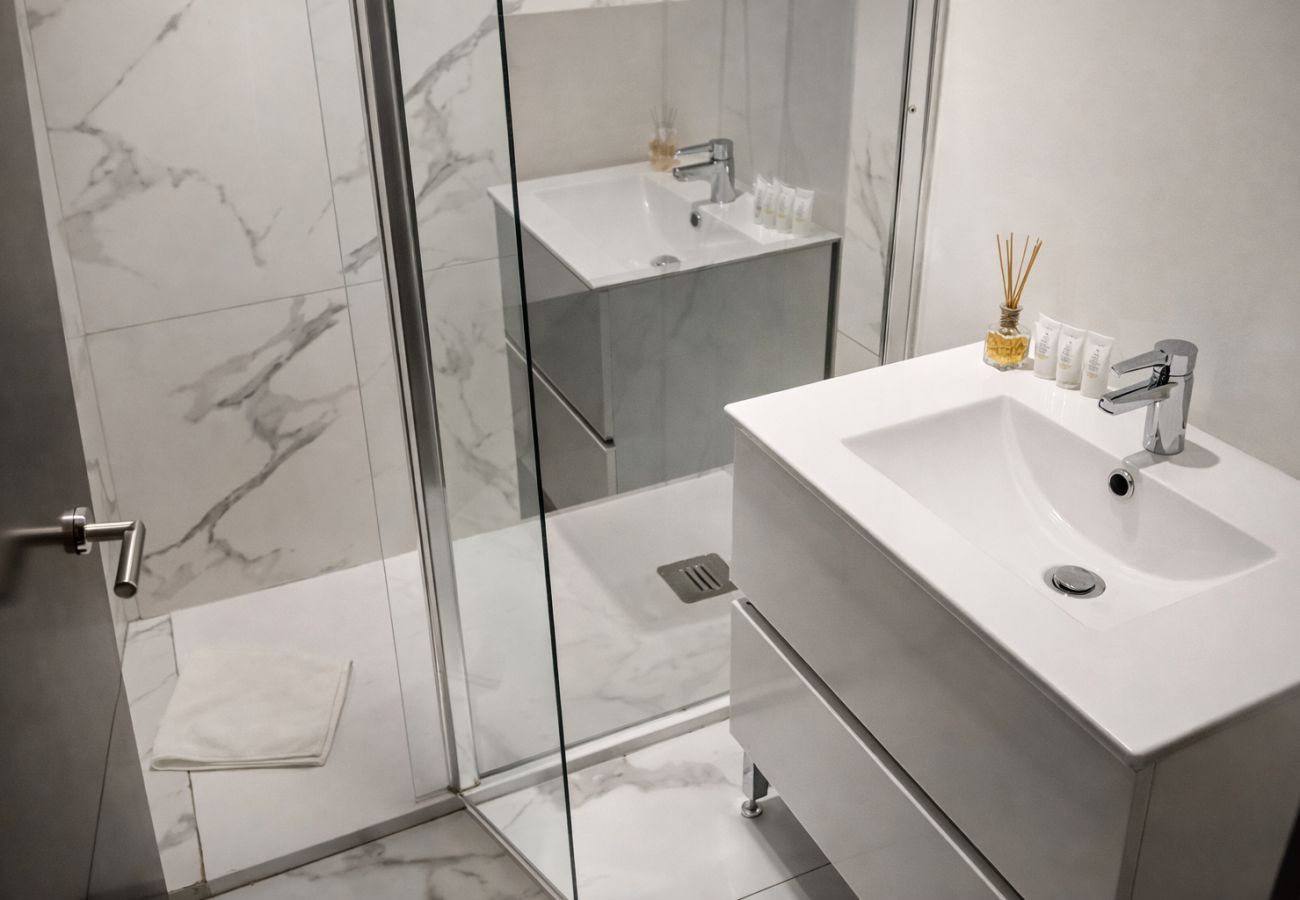 Incredible Location - Room in Madrid